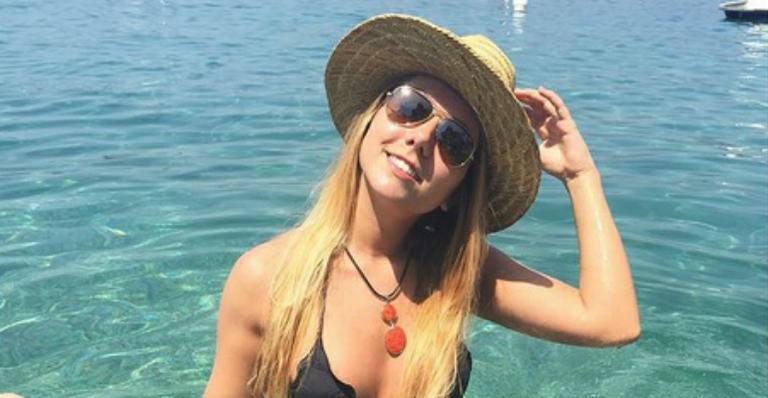 Carol Portaluppi, filha de Renato Gaúcho, exibe boa forma de biquíni na Croácia