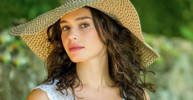 Maria Flor radicaliza e adere ao corte ‘joãozinho’