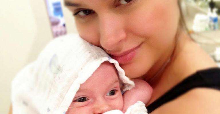 Fernanda Machado publica foto ao lado de Lucca: ‘Vivo pra ele e nada mais’