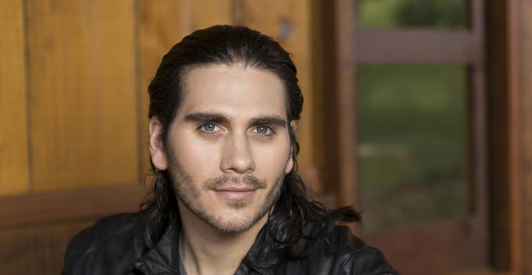 Filho de Almir Sater, Gabriel será o protagonista do musical ‘Nuvem de Lágrimas’