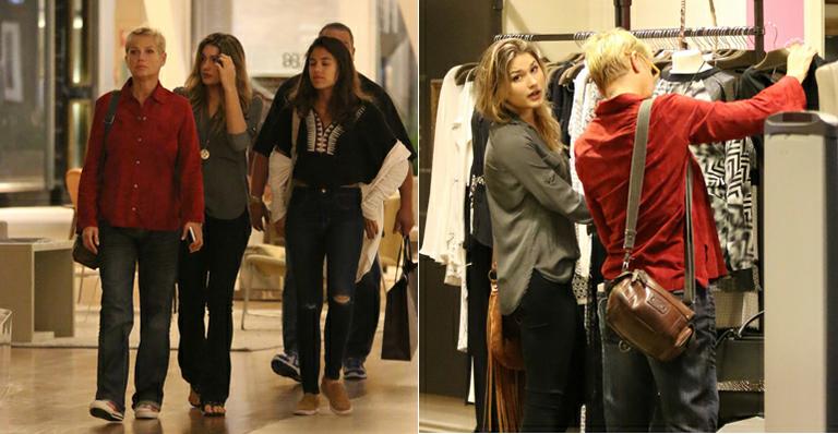 Xuxa e Sasha fazem compras juntas no Rio de Janeiro