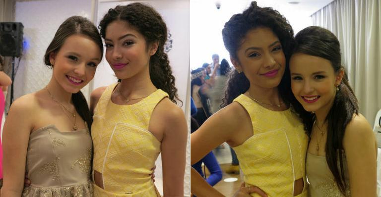 Atrizes teens Larissa Manoela e Graciely Junqueira desfilam juntas em São Paulo