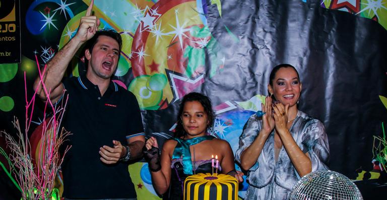 Mônica Carvalho celebra aniversário de 11 anos da filha, Yaclara