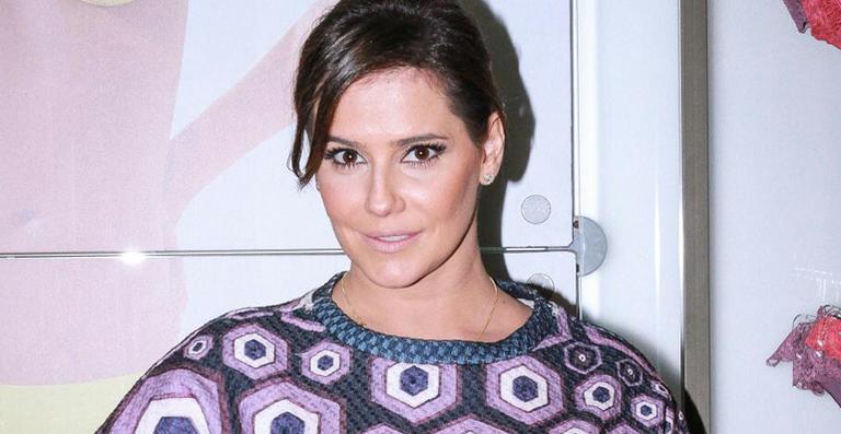 Deborah Secco mostra o barrigão da gravidez: ‘Como cresceu tanto em duas semanas?’