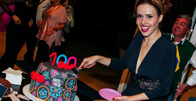 Leona Cavalli celebra centésima apresentação de ‘Frida y Diego’