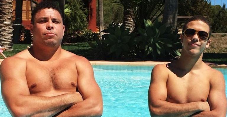 Ronald mostra vídeo do pai, Ronaldo, dançando reggae