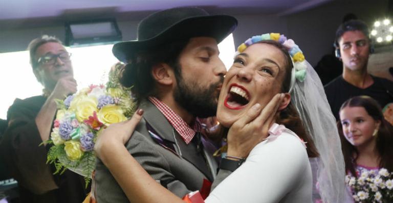 Adriana Birolli se casa com Marco Antônio Gimenez em arraiá beneficente