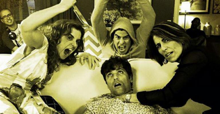 Bruno Gagliasso brinca em foto com Gloria Pires: ‘Quem matou Murilo?’