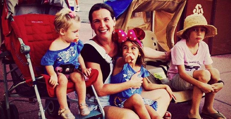 Aos 43 anos, Vanessa Lóes conta que deu uma pausa na carreira para priorizar os filhos: ‘Escolha’
