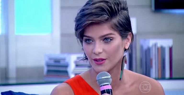 Com os pés no chão, Isabella Santoni agradece carinho dos fãs: ‘Autoestima fica lá em cima’