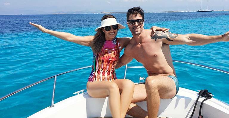 Karyn Bravo: tour em Ibiza com o amado