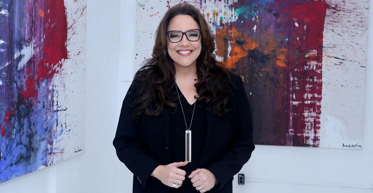 Ana Carolina lança exposição de quadros em SP