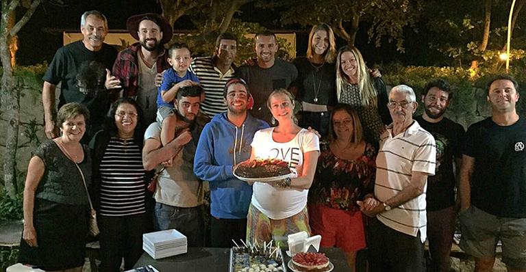 Gravidíssima, Luana Piovani arma festa surpresa para o eleito, Pedro Scooby