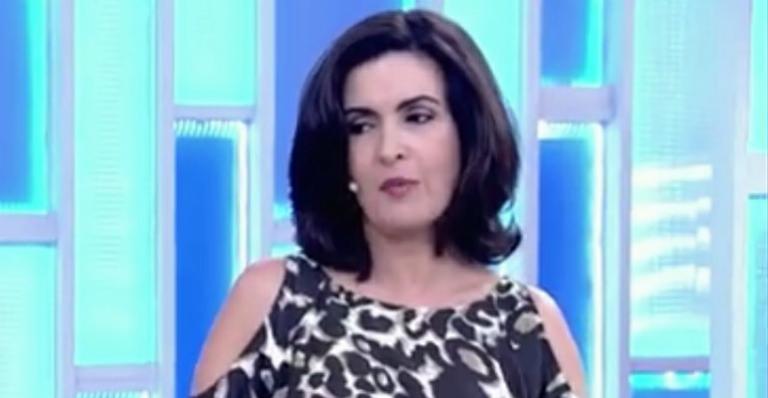 Fátima Bernardes se assusta com cachorro gigante no ‘Encontro’: “Está achando minha roupa parecida com ele”