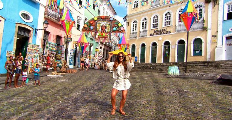 Sabrina Sato se diverte em Salvador ao lado da cantora Mari Antunes