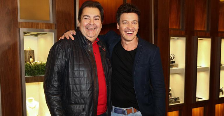 Faustão e Rodrigo Faro se encontram em evento
