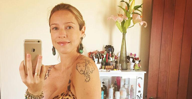 Na reta final da gravidez de gêmeos, Luana Piovani mostra barriga impressionante
