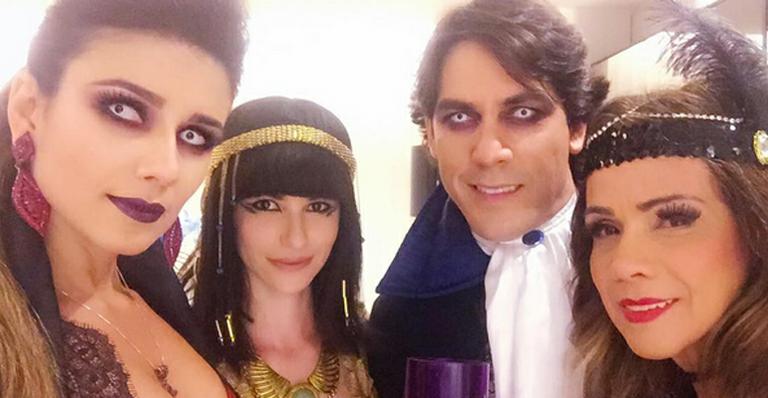 Paula Fernandes vira vampira para sua festa de 31 anos