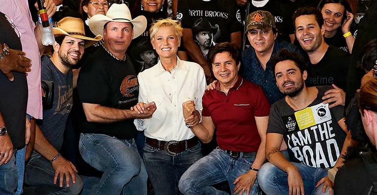 Garth Brooks e Xuxa em uma jornada solidária