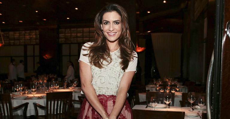 Ticiana Villas Boas e elenco participam de jantar comemorativo do programa “Bake Off Brasil – Mão na Massa”