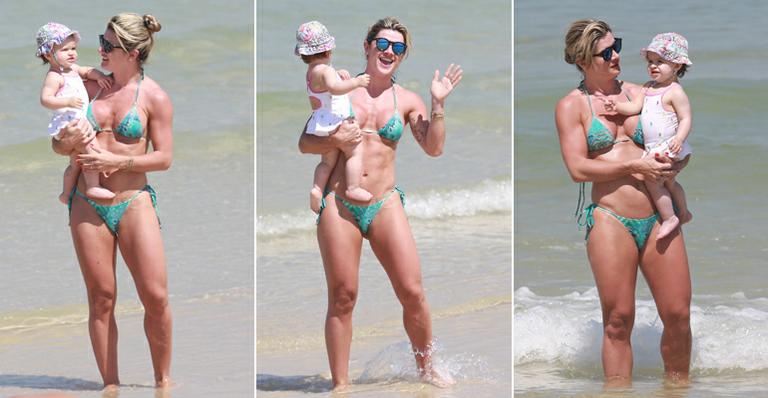 Mirella Santos exibe corpo sarado em dia de praia com a filha