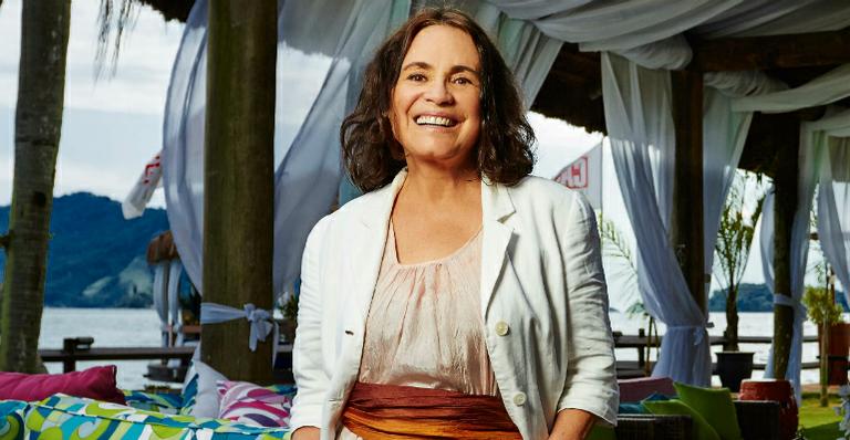 Regina Duarte mostra foto do neto recém-nascido, filho de Regiane Alves