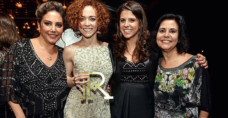 Laila Garin ganha prêmio no Rio por seu trabalho em ‘Elis- A Musical’