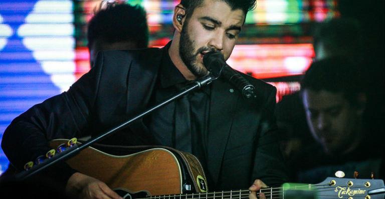 Solteiro, Gusttavo Lima comemora seu aniversário de 26 anos em show em SP