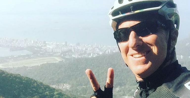 Luciano Huck pedala até o Cristo Redentor no seu aniversário: ‘Este ano tem um significado especial’