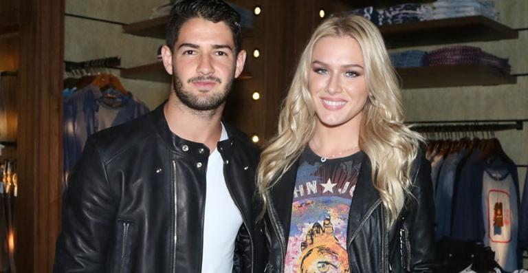 Fiorella Mattheis e Alexandre Pato terminam o namoro