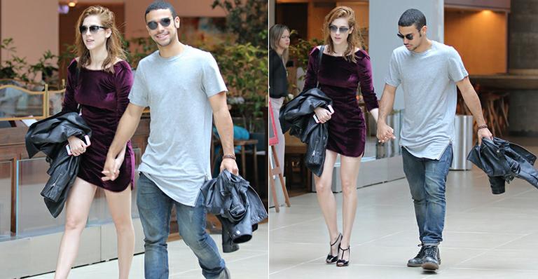 Com vestido curtíssimo, Sophia Abrahão curte passeio com Sérgio Malheiros
