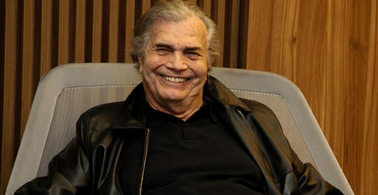Tarcísio Meira fala de sua volta aos palcos