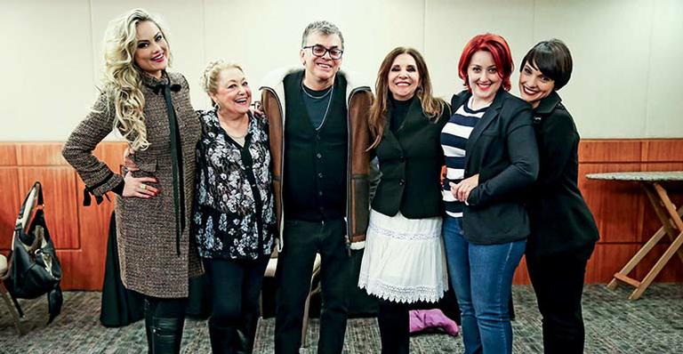Elenco de ‘Loucas por Eles’ brilha em reestreia
