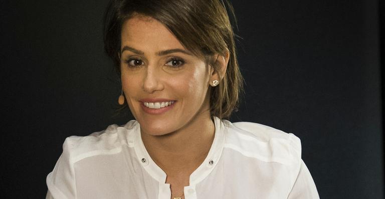 Deborah Secco ganha programa de entrevistas na internet
