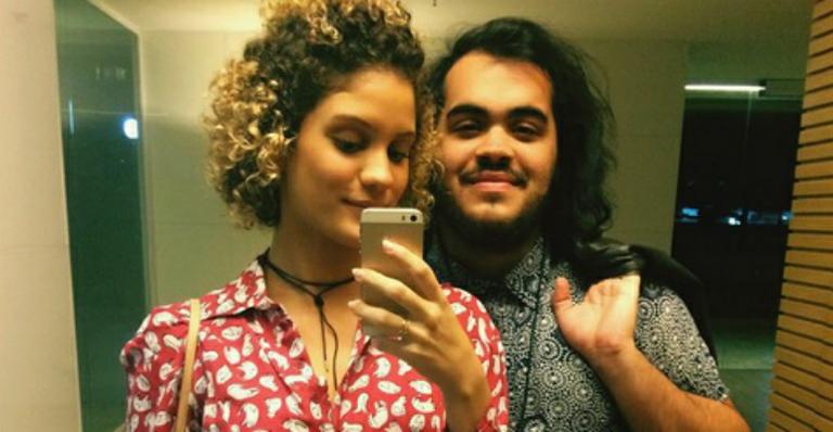 Laura Fernandez, nora de Preta Gil, exibe barrigão de grávida nas redes sociais