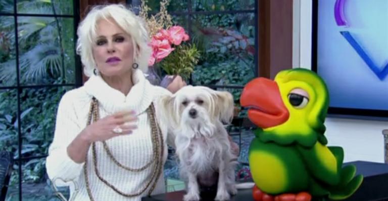 Ana Maria Braga usa colar de feijão para protestar contra aumento do preço