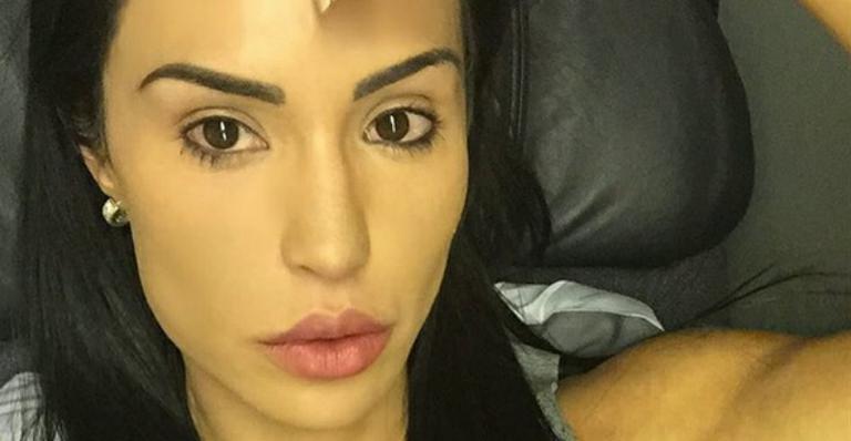 Gracyanne Barbosa impressiona seguidores com veias saltadas nos braços