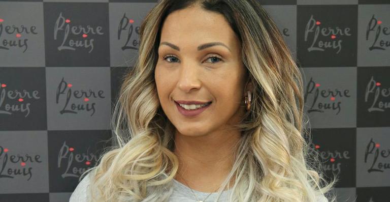 Valesca Popozuda mostra nova tatuagem nas redes sociais