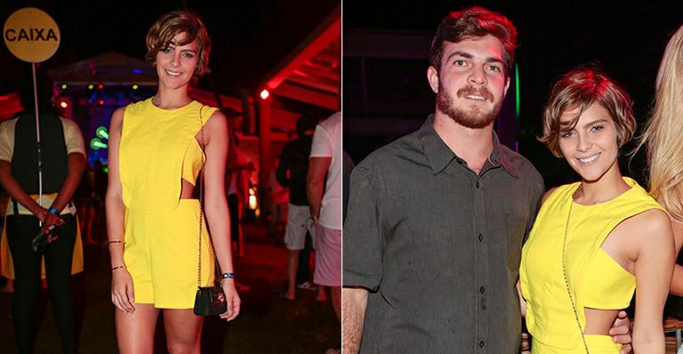 Acompanhada do namorado, Isabella Santoni vai a evento de música eletrônica