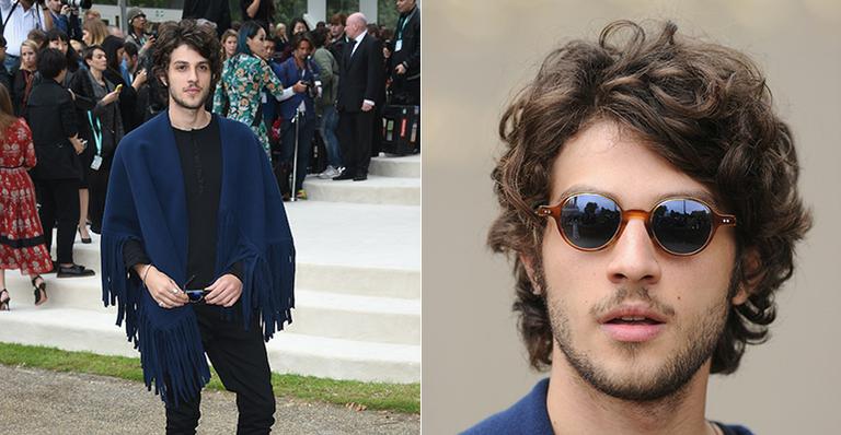 Chay Suede acompanha desfile de nova coleção da Burberry em Londres