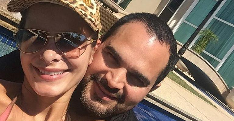 Luciano se joga de roupa na piscina e ganha intimada da eleita: ‘Bora beijar na boca’