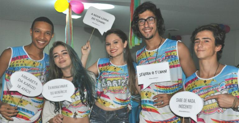 Karize Brum comemora seus 18 anos ao som de muito axé com festa ao estilo micareta