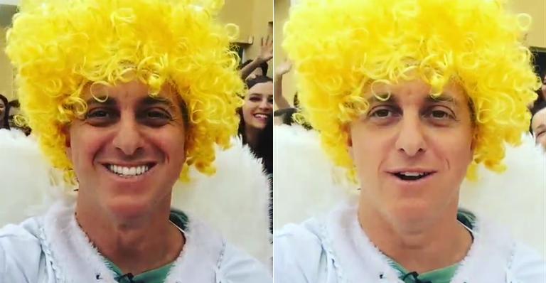 Luciano Huck se veste de cupido em gravação e brinca: “Estou ridículo”