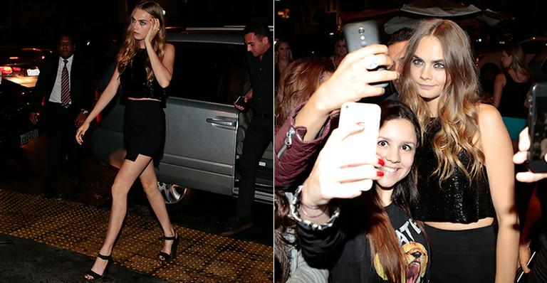 No Brasil, Cara Delevingne esbanja simpatia para participar de evento fashion