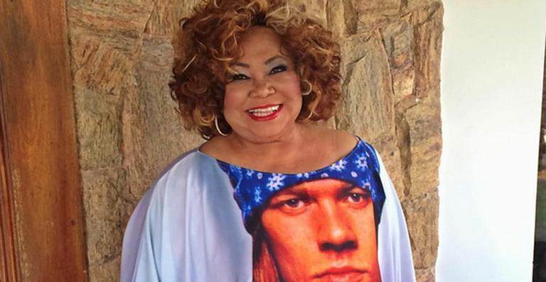 Axl Rose agradece Alcione por homenagem em festival de música