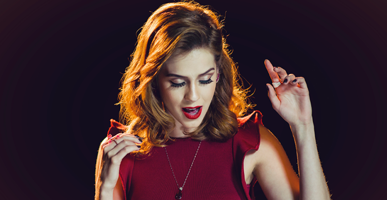 Sophia Abrahão lança clipe da música ‘Náufrago’