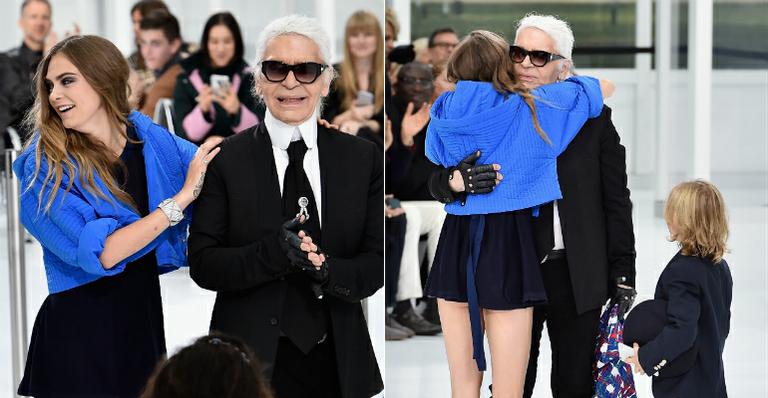 Cara Delevingne quase mostra demais ao abraçar Karl Lagerfeld em desfile