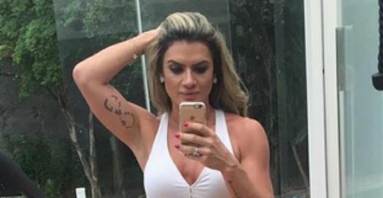 Mirella Santos mostra barriga definida durante treino na academia e filosofa: “A persistência é amiga da conquista”