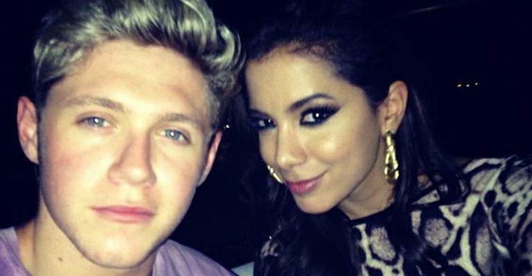 Site gringo chama Anitta de “namorada brasileira de Niall”
