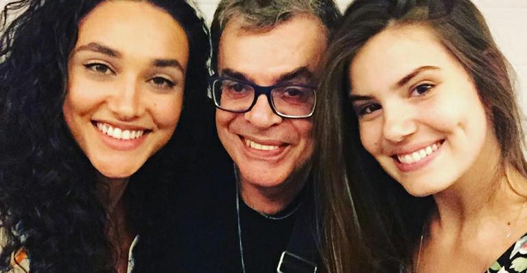Elenco de ‘Eta Mundo Bom’ se reúne pela primeira vez com o autor, Walcyr Carrasco